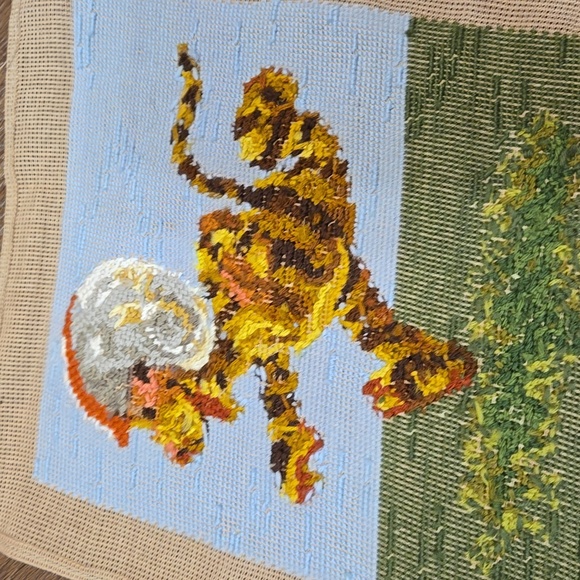 TWO VINTAGE BRUNSWICK NEEDLEPOINT pieces.. #6614 - Picture 8 of 8